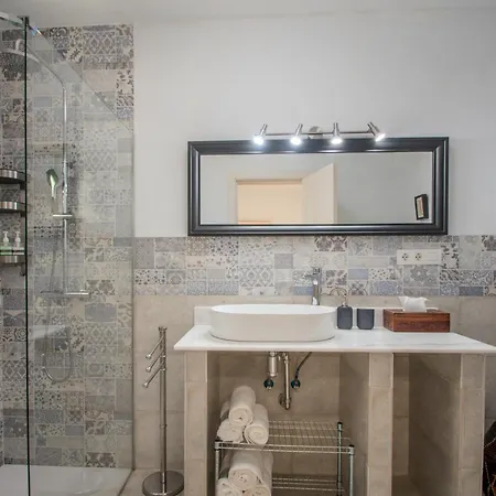 Casa De La Huerta By Villalize *